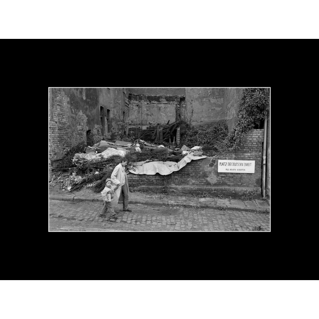 31_platzderdeutscheneinheit_platzhalter_img015_retusche_s+20